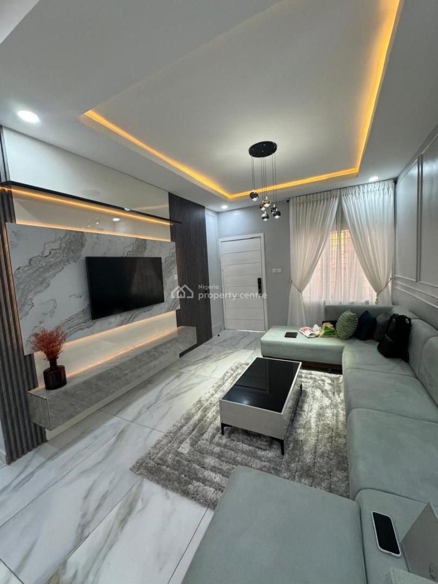 Minimalist En-suite 3-bedroom Apartment with Parking Space & Wi-fi, Lekki, Lagos, Flat / Apartment Short Let