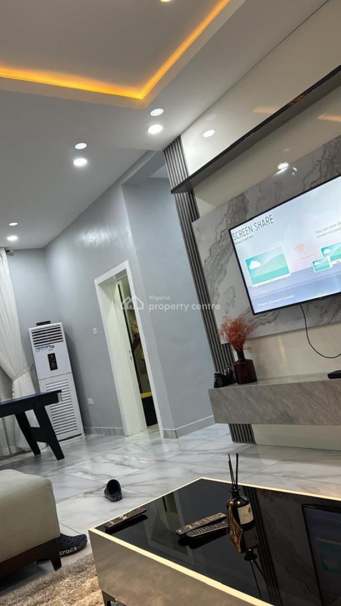 Minimalist En-suite 3-bedroom Apartment with Parking Space & Wi-fi, Lekki, Lagos, Flat / Apartment Short Let
