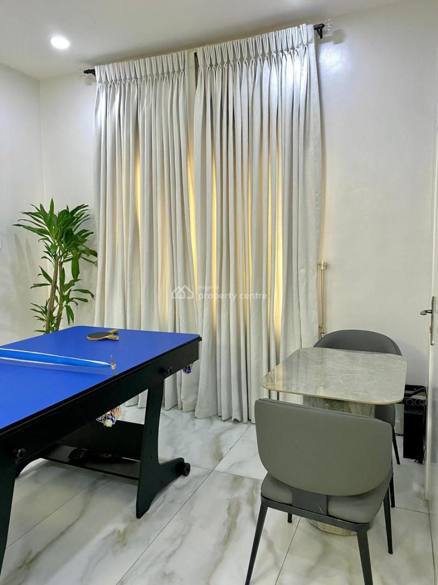 Minimalist En-suite 3-bedroom Apartment with Parking Space & Wi-fi, Lekki, Lagos, Flat / Apartment Short Let