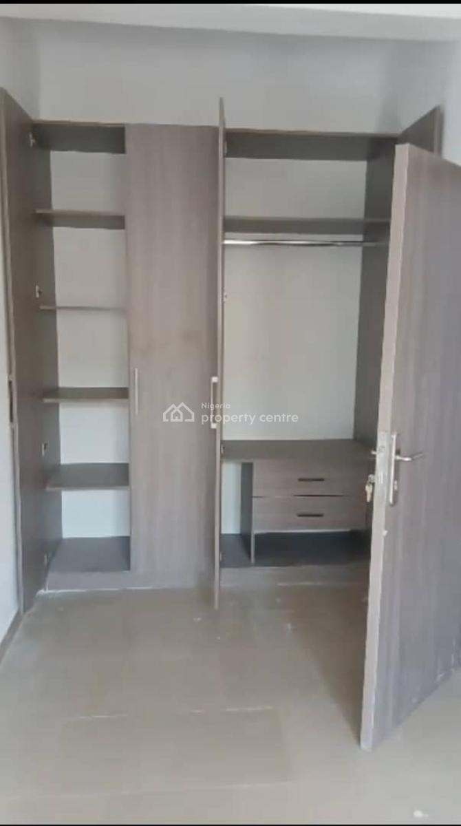 Lovely 2 Bedroom Flat, Surulere, Lagos, Flat / Apartment for Rent
