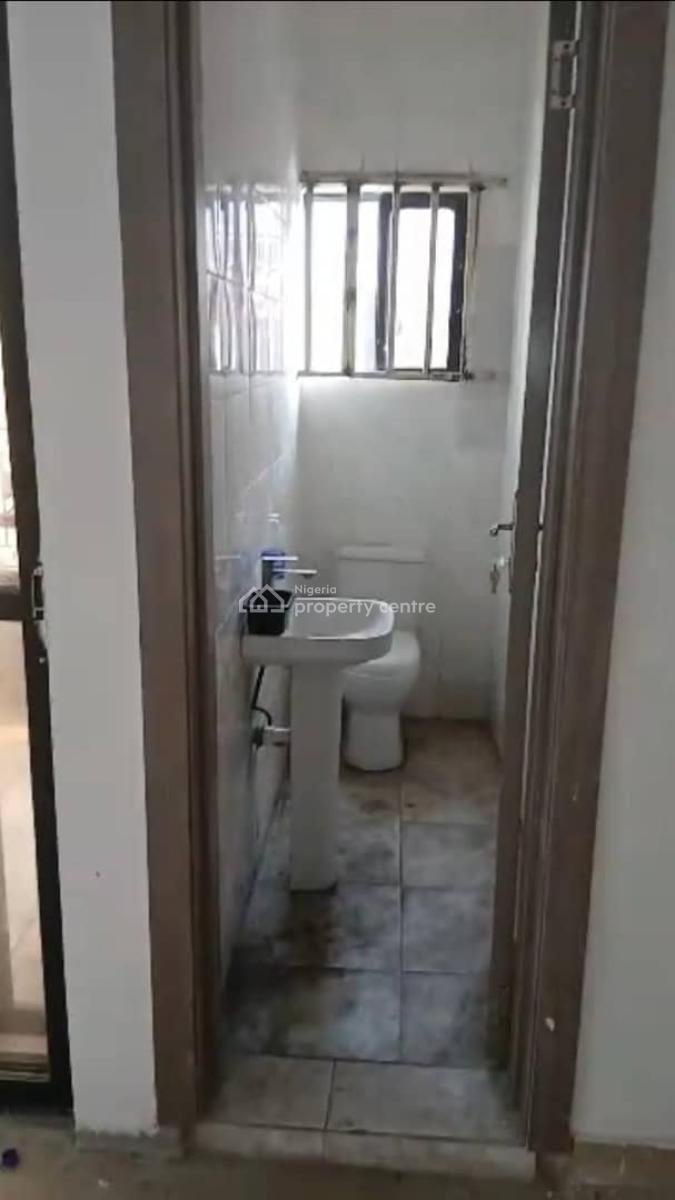 Lovely 2 Bedroom Flat, Surulere, Lagos, Flat / Apartment for Rent