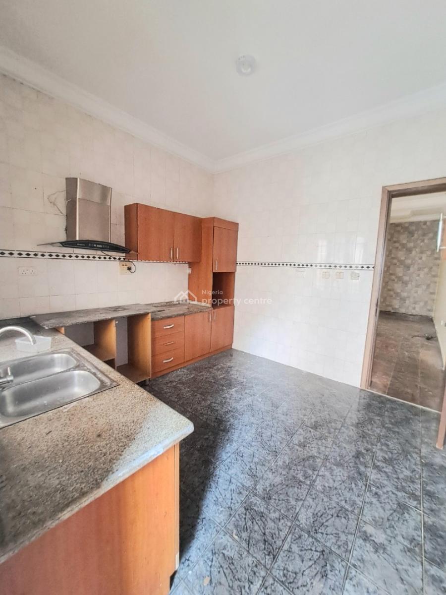 Well Built 3 Bedroom Apartment in a Gated, Chevron Drive, Lekki, Lagos, Flat / Apartment for Rent