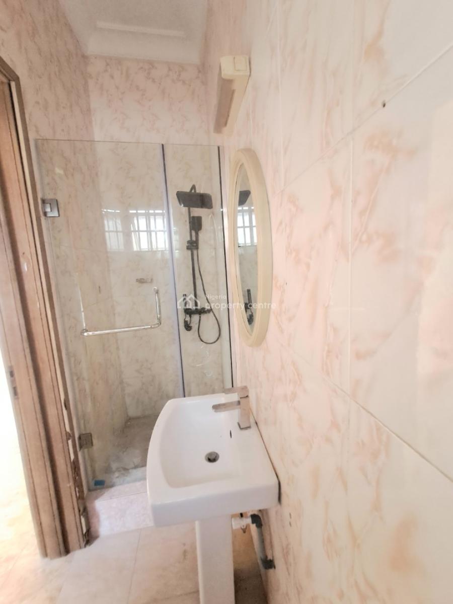 Well Built 3 Bedroom Apartment in a Gated, Chevron Drive, Lekki, Lagos, Flat / Apartment for Rent