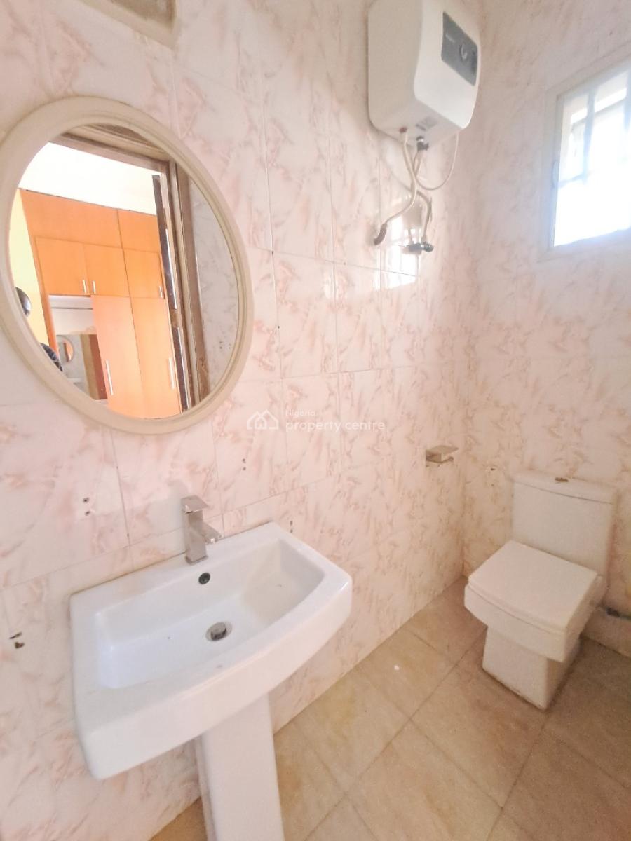 Well Built 3 Bedroom Apartment in a Gated, Chevron Drive, Lekki, Lagos, Flat / Apartment for Rent