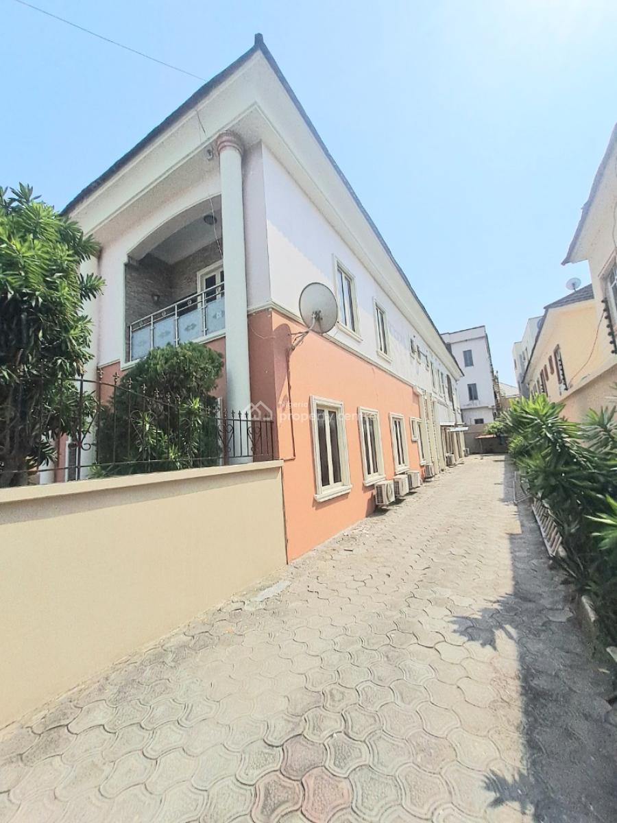 Well Built 3 Bedroom Apartment in a Gated, Chevron Drive, Lekki, Lagos, Flat / Apartment for Rent