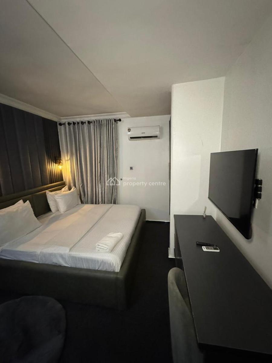 Luxury Smart 3 Bedroom Service and Furnished Apartment, Wuse 2, Abuja, Flat / Apartment Short Let