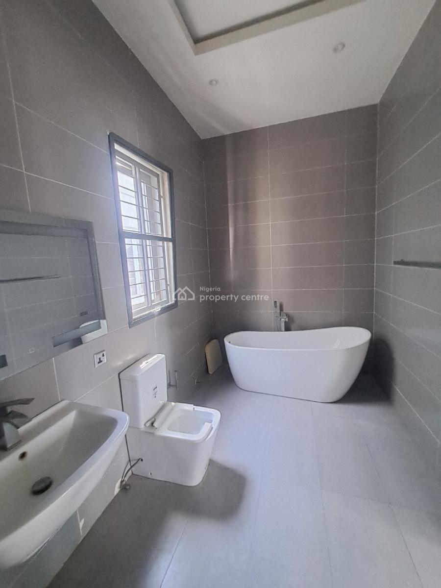 Well Built 5 Bedroom Detached with Bq in a Gated Estate, Lekki, Lagos, Detached Duplex for Rent