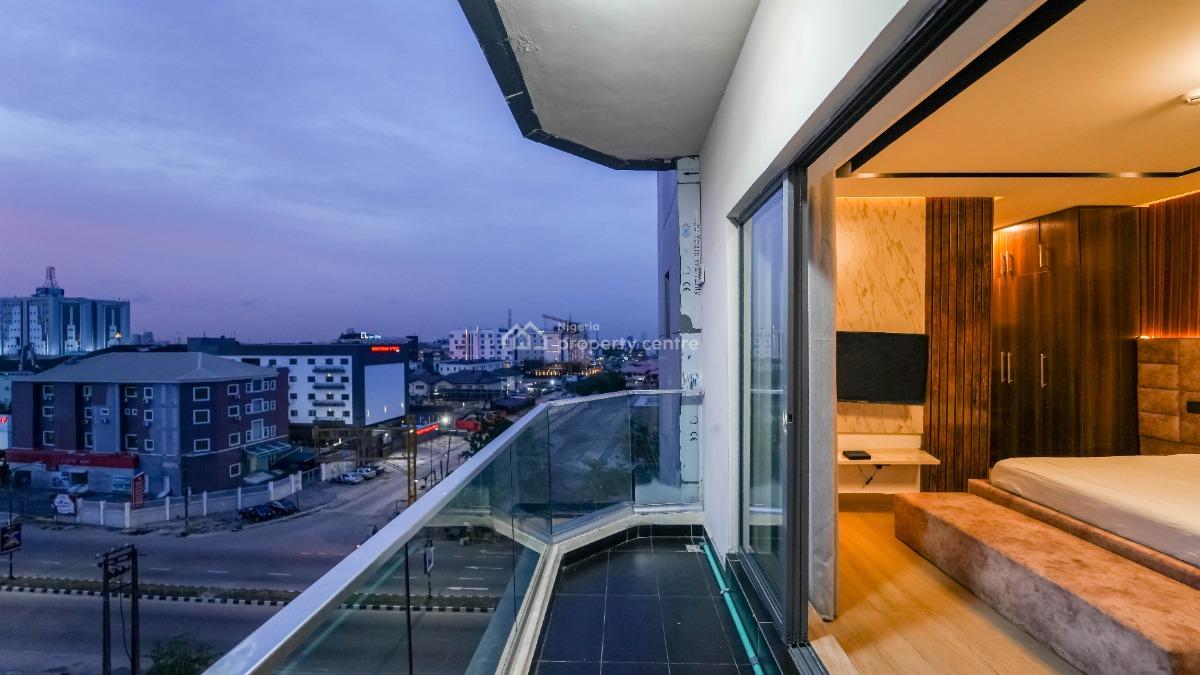 Nicely Furnished 3 Bedroom Apartment, Lekki Phase 1, Lekki, Lagos, Flat / Apartment Short Let