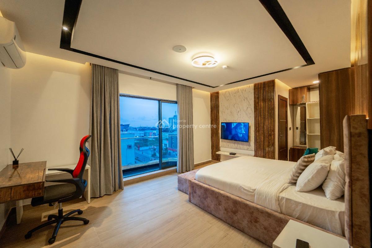 Nicely Furnished 3 Bedroom Apartment, Lekki Phase 1, Lekki, Lagos, Flat / Apartment Short Let