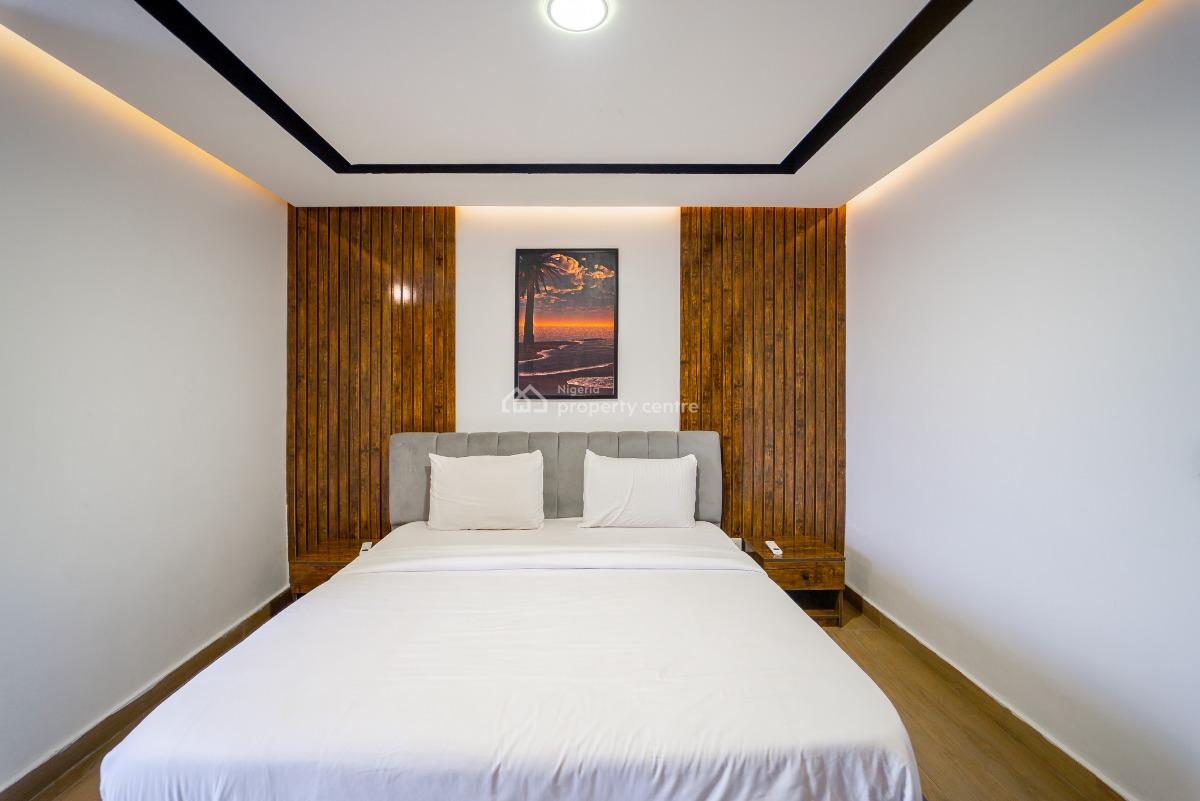 Nicely Furnished 3 Bedroom Apartment, Lekki Phase 1, Lekki, Lagos, Flat / Apartment Short Let