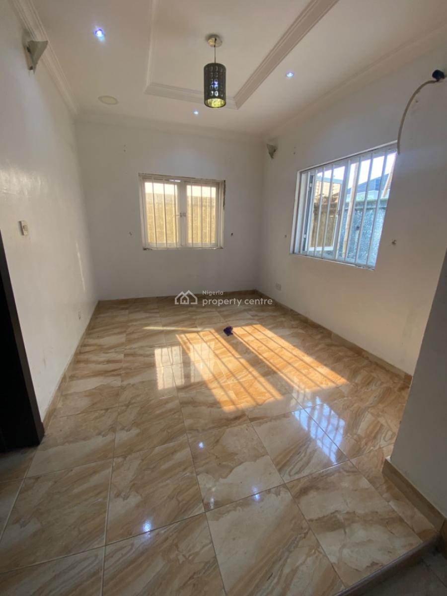 Neatly Used 3 Bedroom Flat with a Bq, Lekki Sheme 2, Abraham Adesanya, Ajah, Lagos, Flat / Apartment for Rent