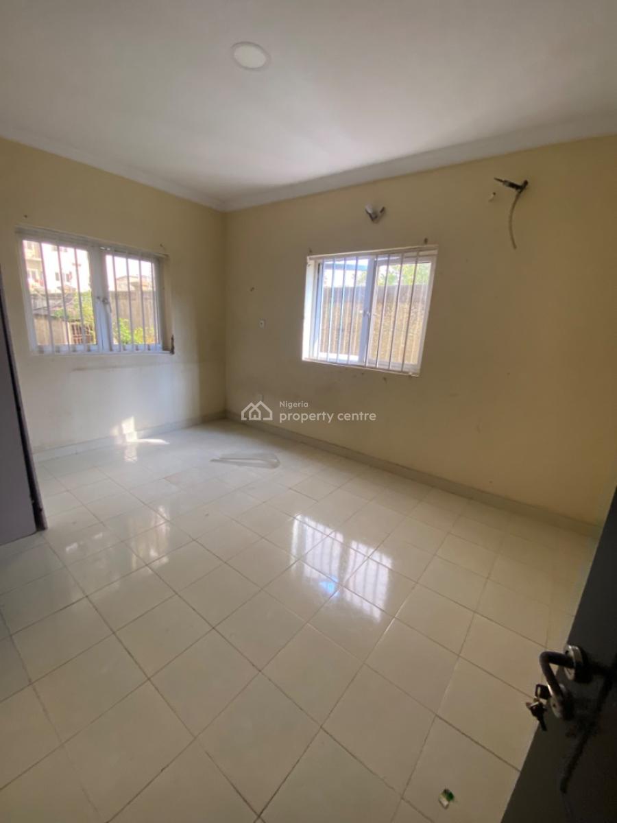 Neatly Used 3 Bedroom Flat with a Bq, Lekki Sheme 2, Abraham Adesanya, Ajah, Lagos, Flat / Apartment for Rent