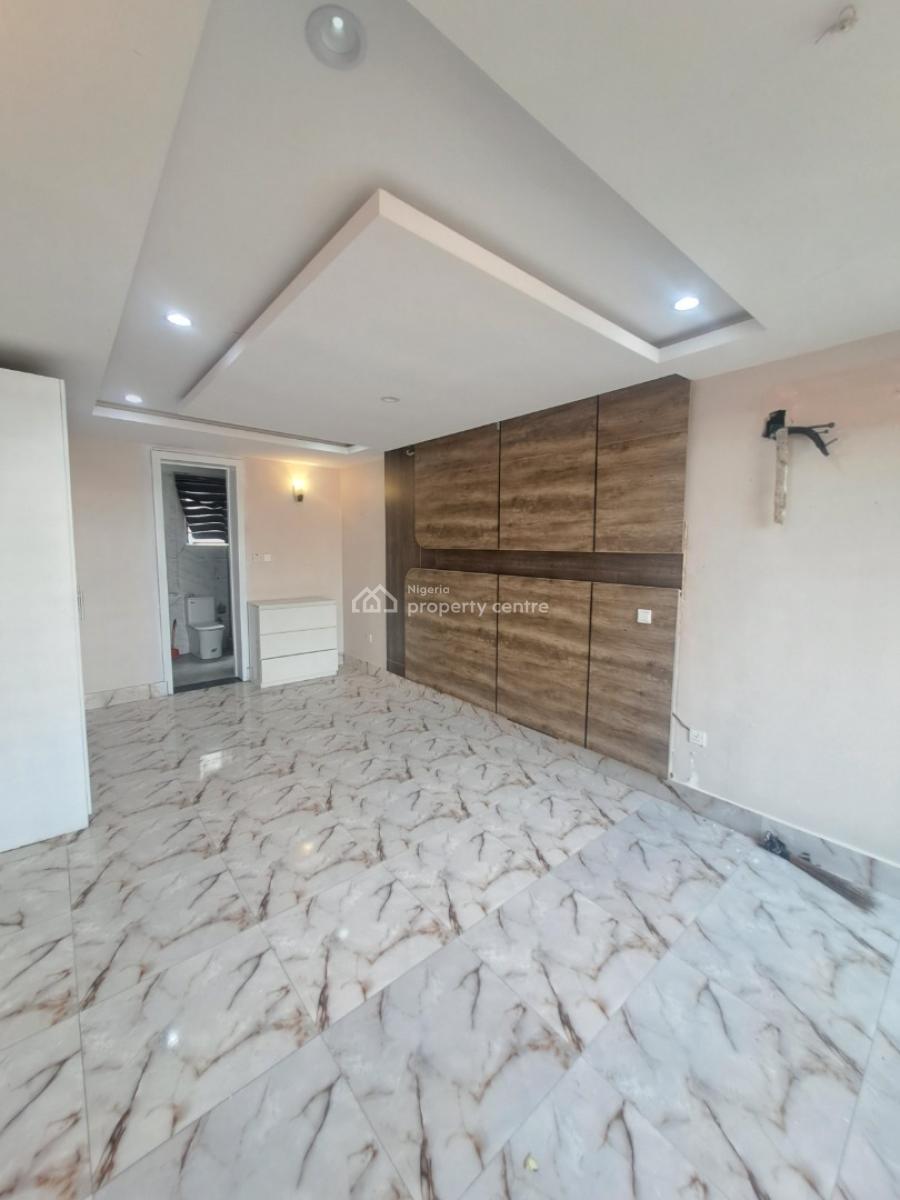 Well Built 3 Bedroom Apartment with Bq, Lekki, Lagos, Flat / Apartment for Rent