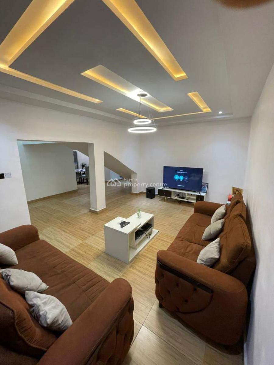 Super Clean 3 Bedroom Penthouse with Its Private Compound, Well Gated., Galadimawa, Abuja, Terraced Duplex for Sale