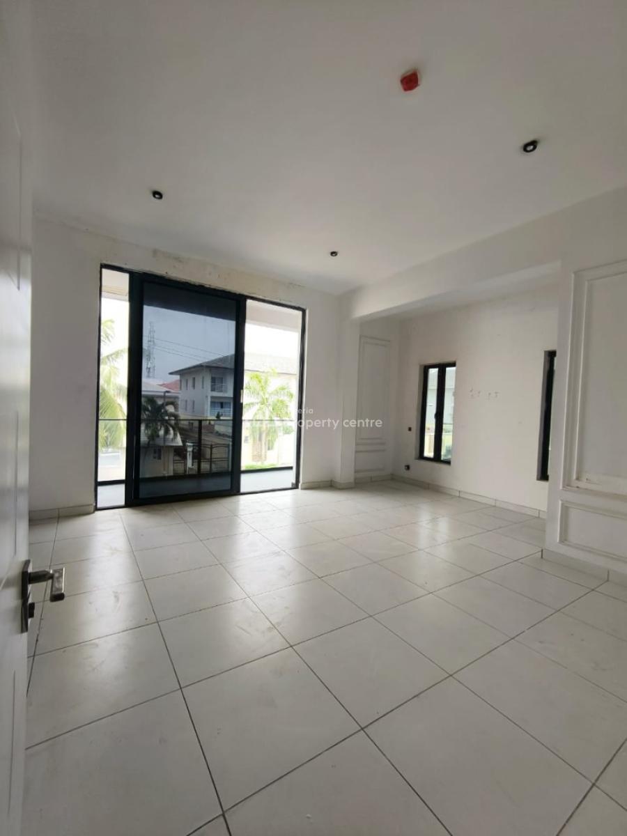 Fully Service Four 4 Bedroom Maisonette with Self Compound, Off Admiralty Way, Lekki Phase 1, Lekki, Lagos, Flat / Apartment for Rent
