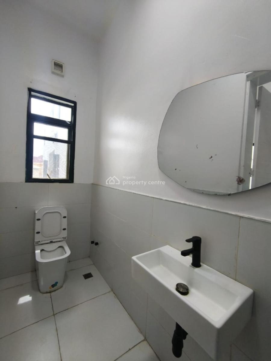 Fully Service Four 4 Bedroom Maisonette with Self Compound, Off Admiralty Way, Lekki Phase 1, Lekki, Lagos, Flat / Apartment for Rent
