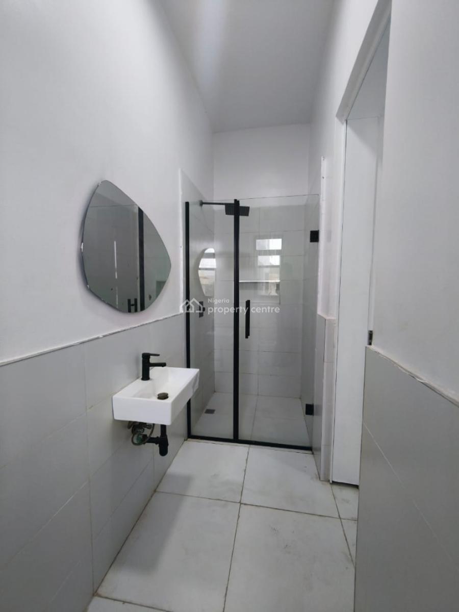 Fully Service Four 4 Bedroom Maisonette with Self Compound, Off Admiralty Way, Lekki Phase 1, Lekki, Lagos, Flat / Apartment for Rent