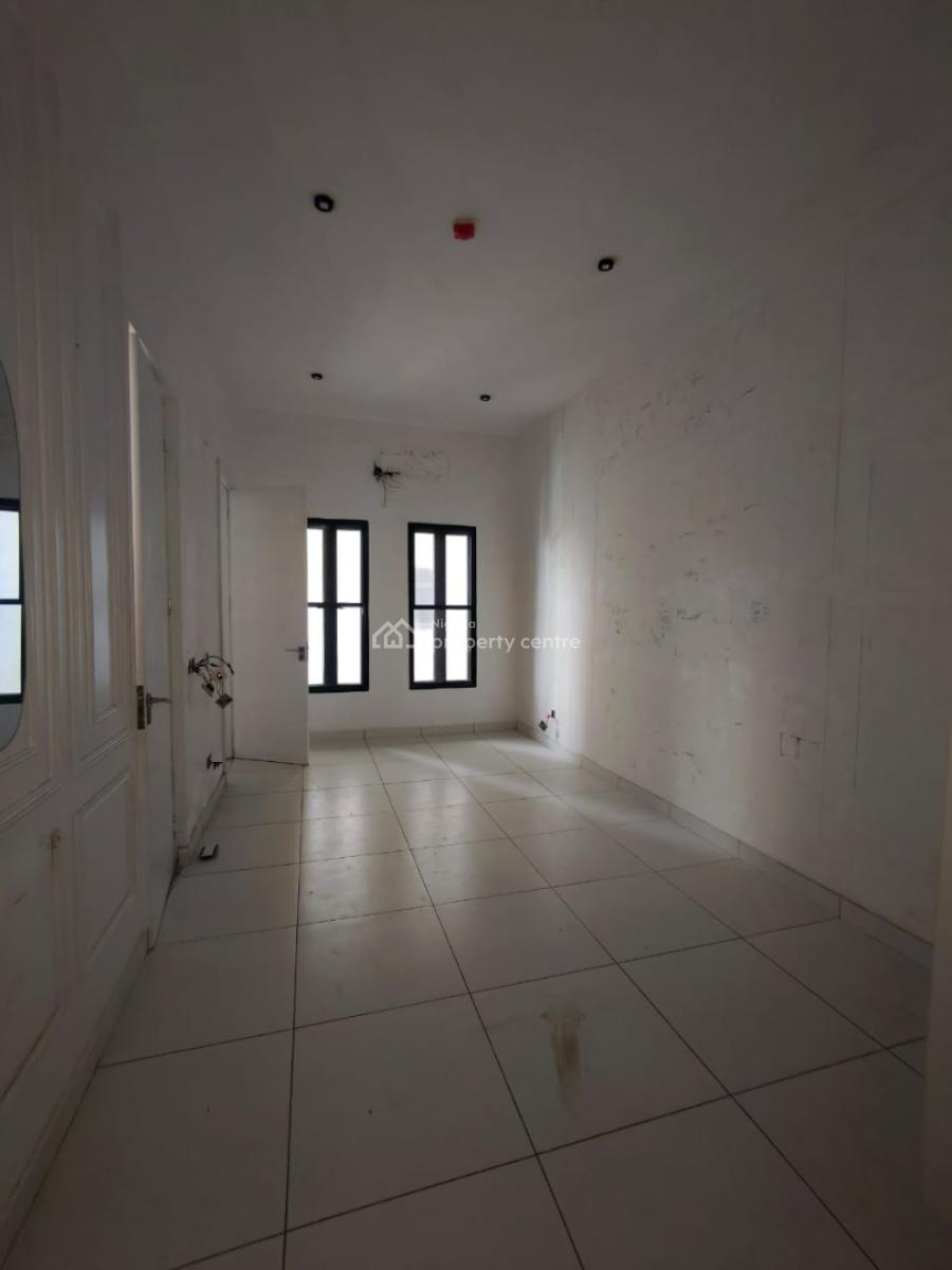 Fully Service Four 4 Bedroom Maisonette with Self Compound, Off Admiralty Way, Lekki Phase 1, Lekki, Lagos, Flat / Apartment for Rent
