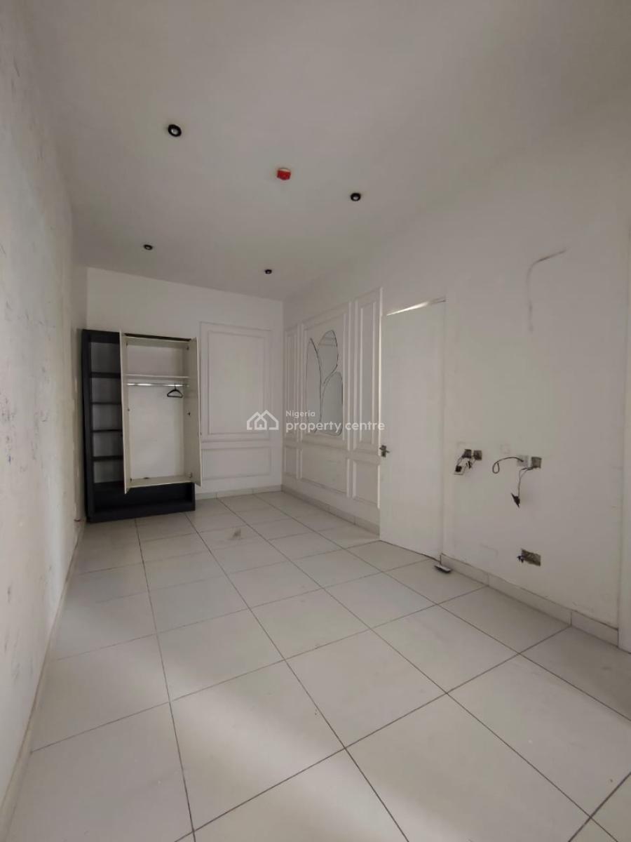 Fully Service Four 4 Bedroom Maisonette with Self Compound, Off Admiralty Way, Lekki Phase 1, Lekki, Lagos, Flat / Apartment for Rent