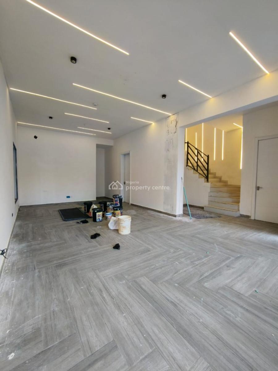 Fully Service Four 4 Bedroom Maisonette with Self Compound, Off Admiralty Way, Lekki Phase 1, Lekki, Lagos, Flat / Apartment for Rent