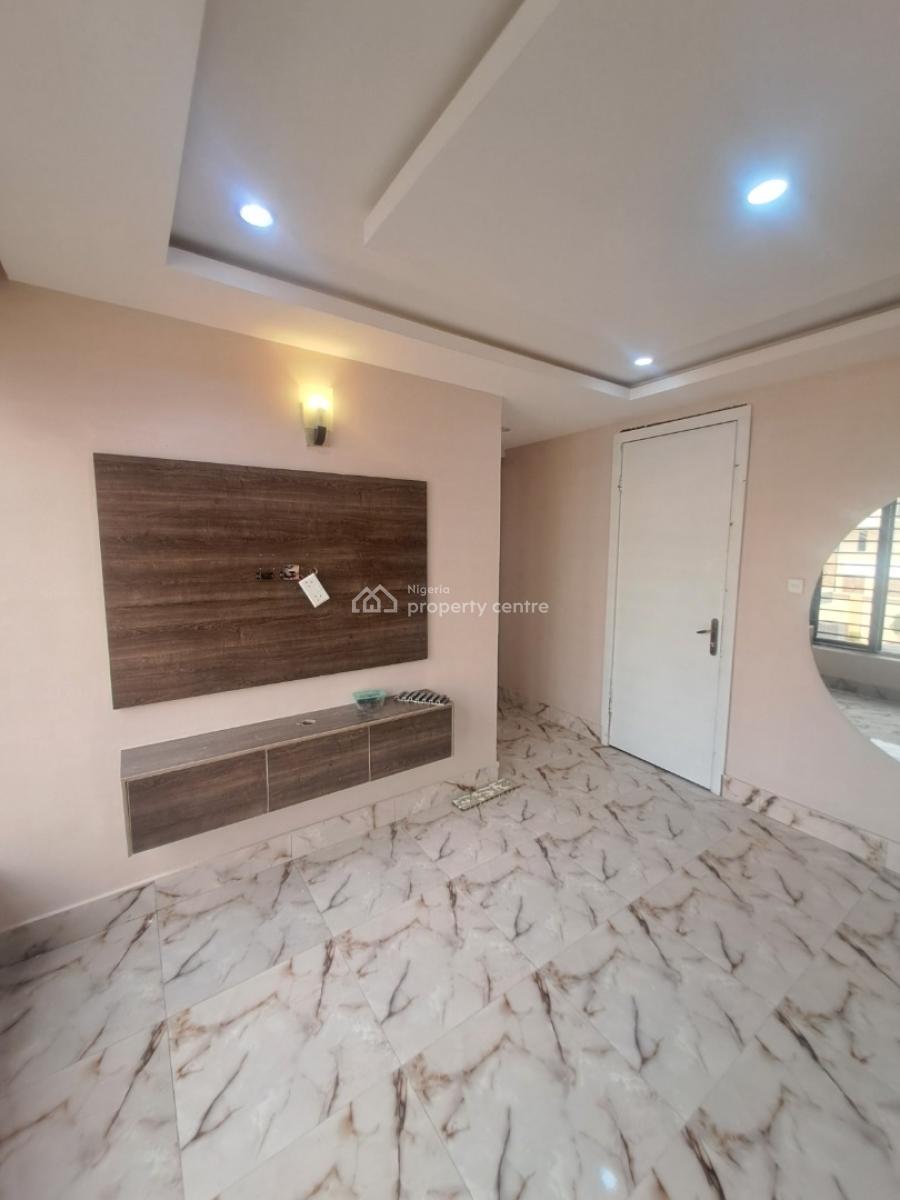 Well Built 3 Bedroom Apartment with Bq, Lekki, Lagos, Flat / Apartment for Rent