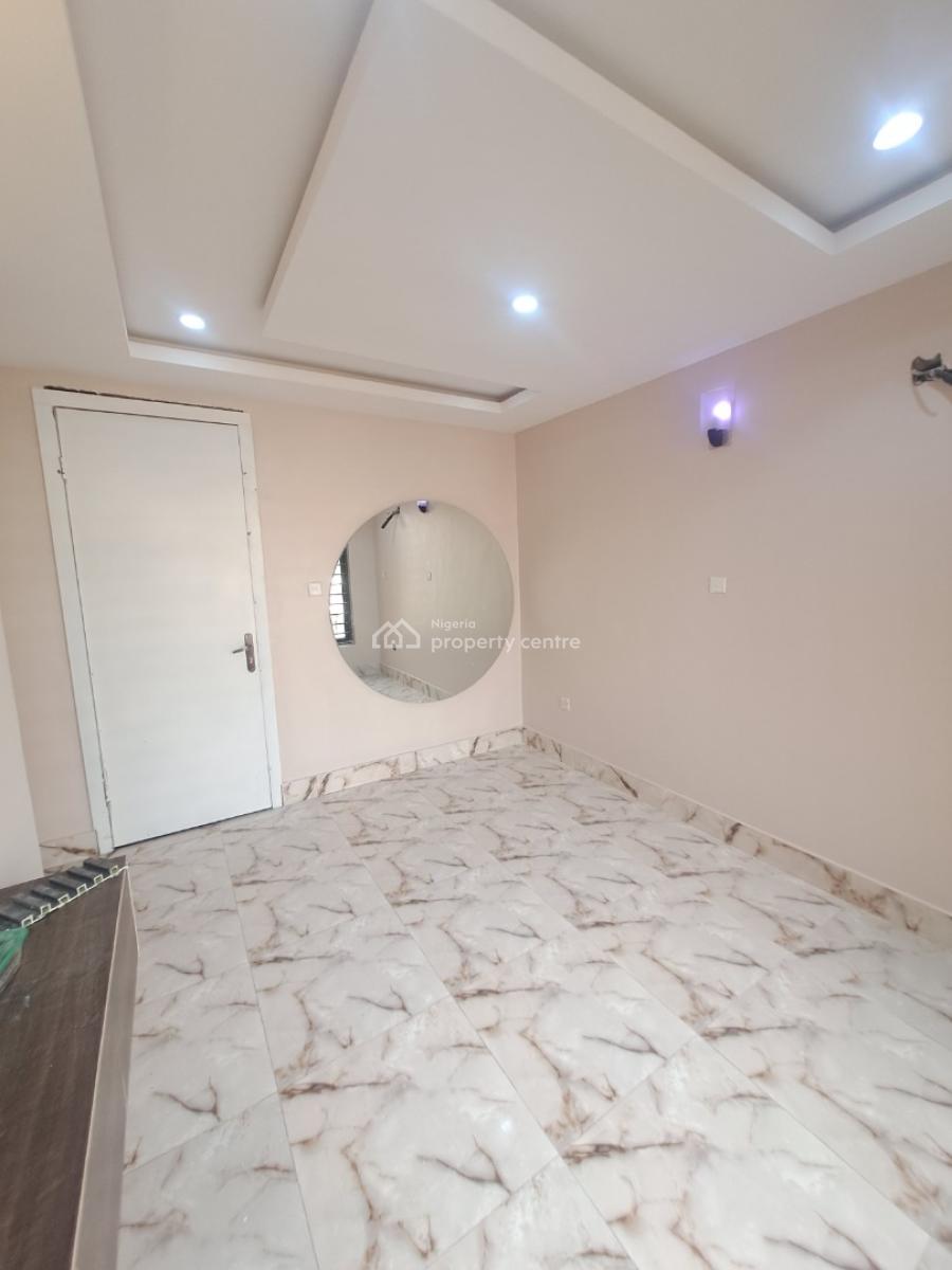 Well Built 3 Bedroom Apartment with Bq, Lekki, Lagos, Flat / Apartment for Rent