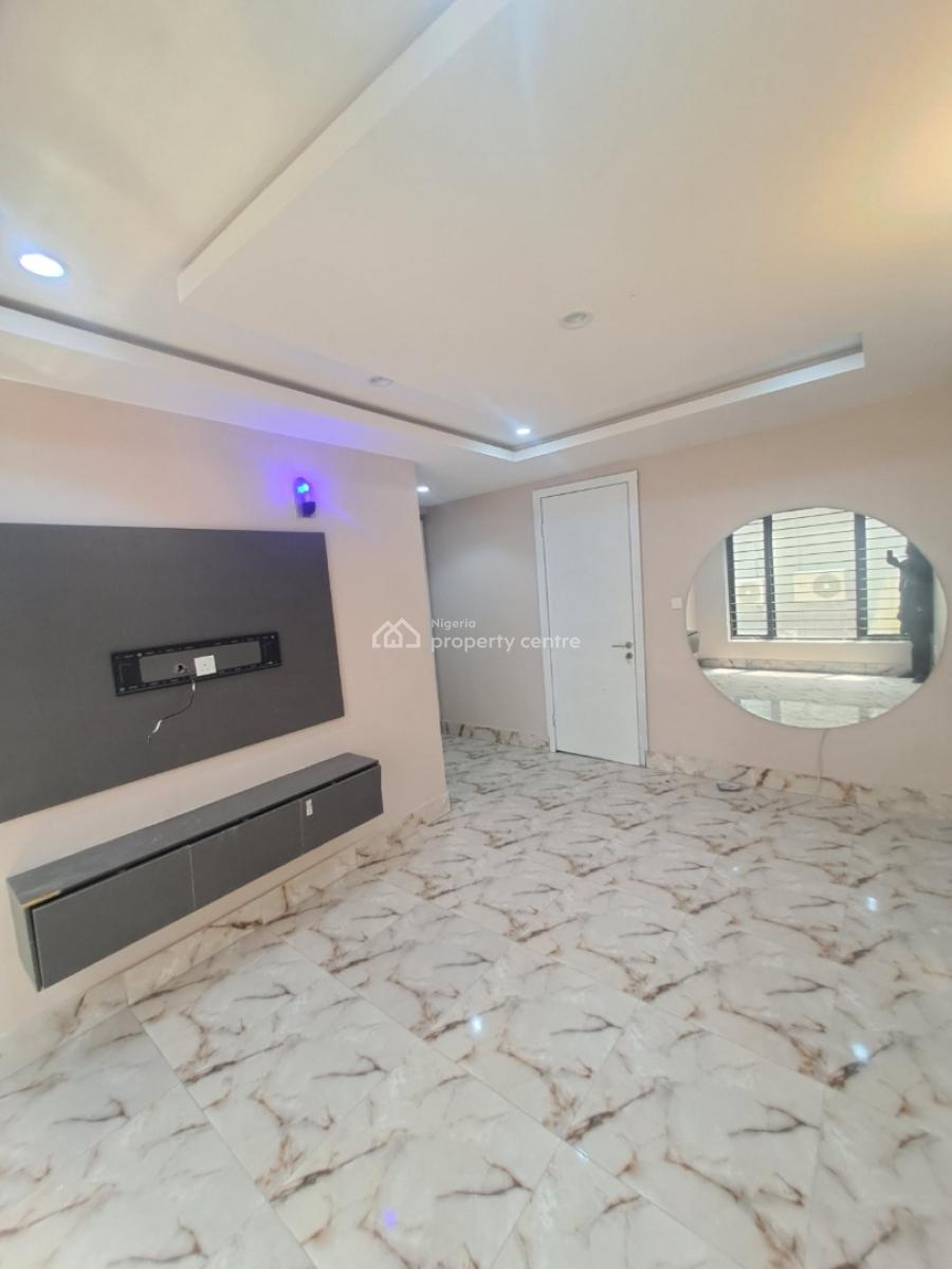 Well Built 3 Bedroom Apartment with Bq, Lekki, Lagos, Flat / Apartment for Rent