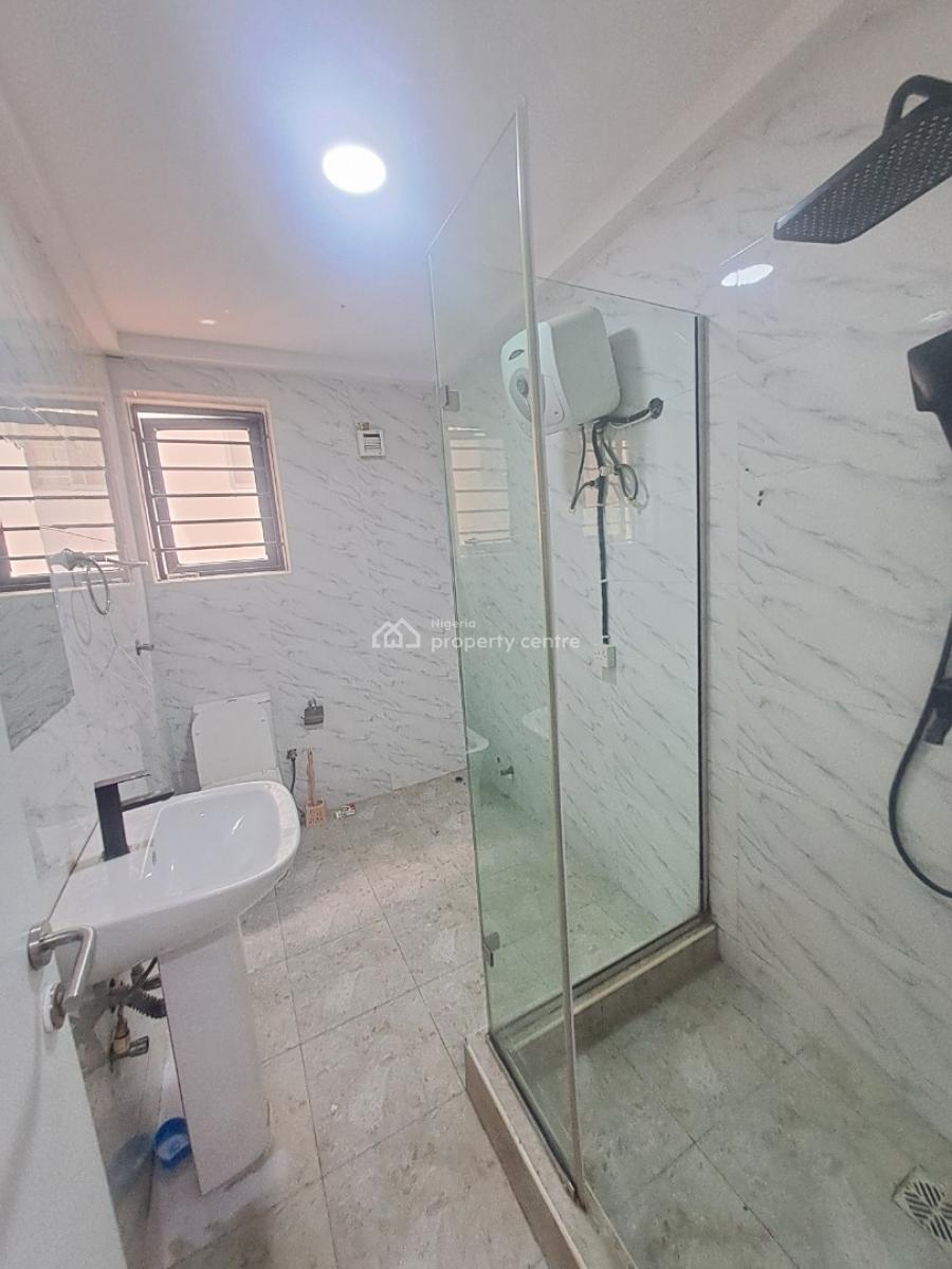 Well Built 3 Bedroom Apartment with Bq, Lekki, Lagos, Flat / Apartment for Rent