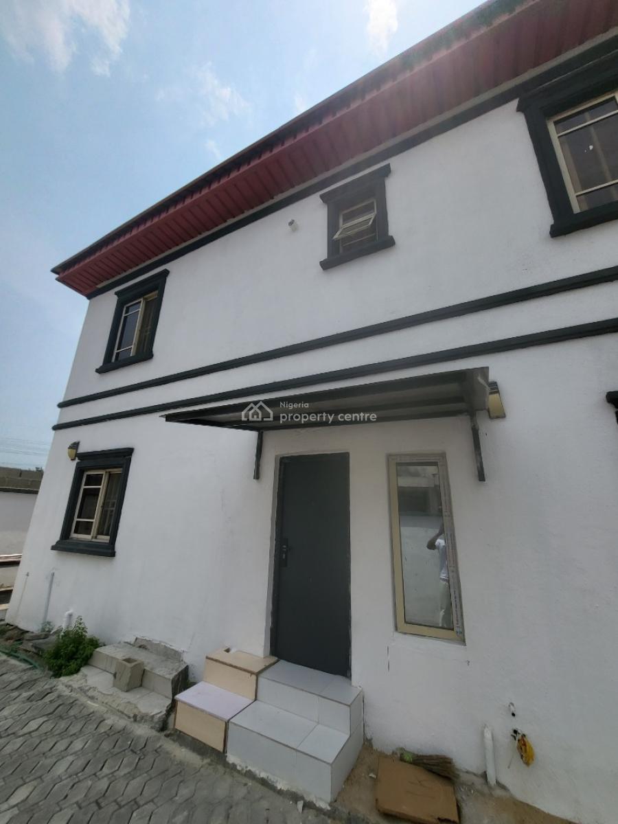 Clean 1 Bedroom Apartment with Ample Parking, Off Admiralty Way, Lekki Phase 1, Lekki, Lagos, Mini Flat (room and Parlour) for Rent