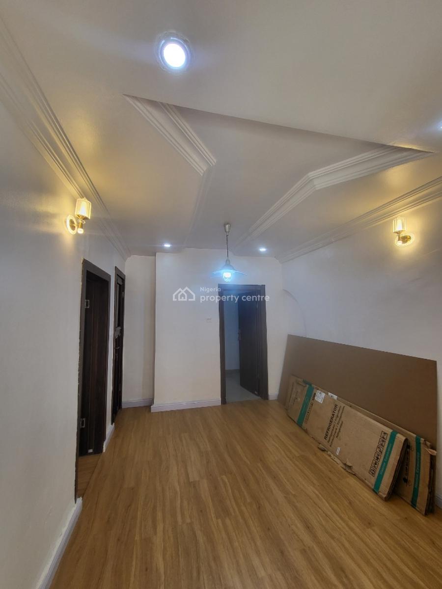 Clean 1 Bedroom Apartment with Ample Parking, Off Admiralty Way, Lekki Phase 1, Lekki, Lagos, Mini Flat (room and Parlour) for Rent