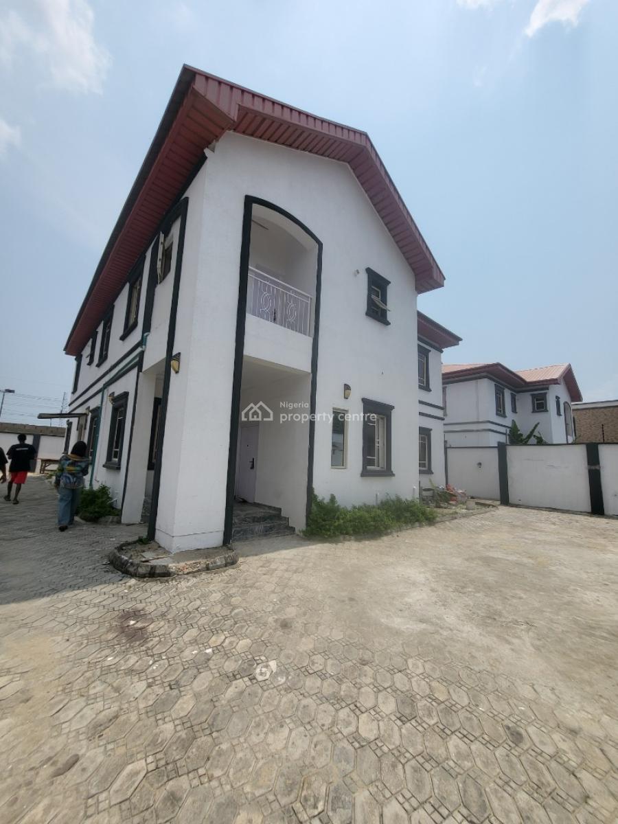 Clean 1 Bedroom Apartment with Ample Parking, Off Admiralty Way, Lekki Phase 1, Lekki, Lagos, Mini Flat (room and Parlour) for Rent