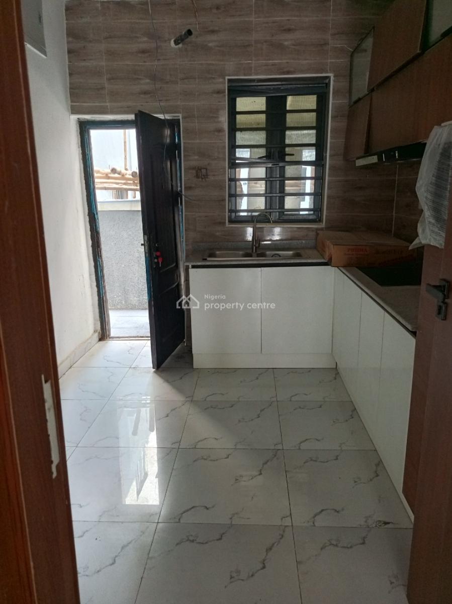 Luxury 4 Bedroom Terrace with Bq Pool Gym in a Secured Estate, Chevron, Lekki, Lagos, Terraced Duplex for Sale