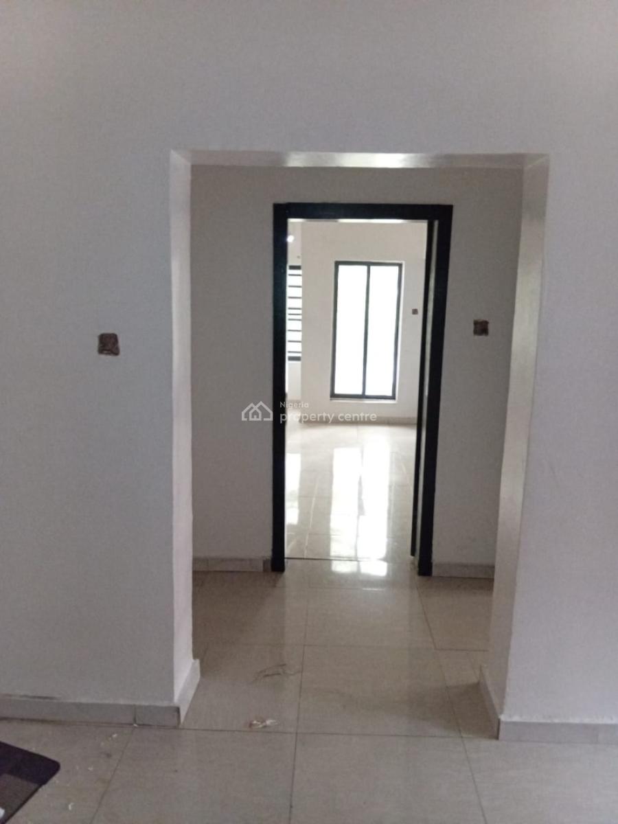a Serviced 2 Bedroom Flat Upstairs, Chevron Alternative Route Off Chevron Drive Lekki Lagos, Lekki, Lagos, Flat / Apartment for Rent