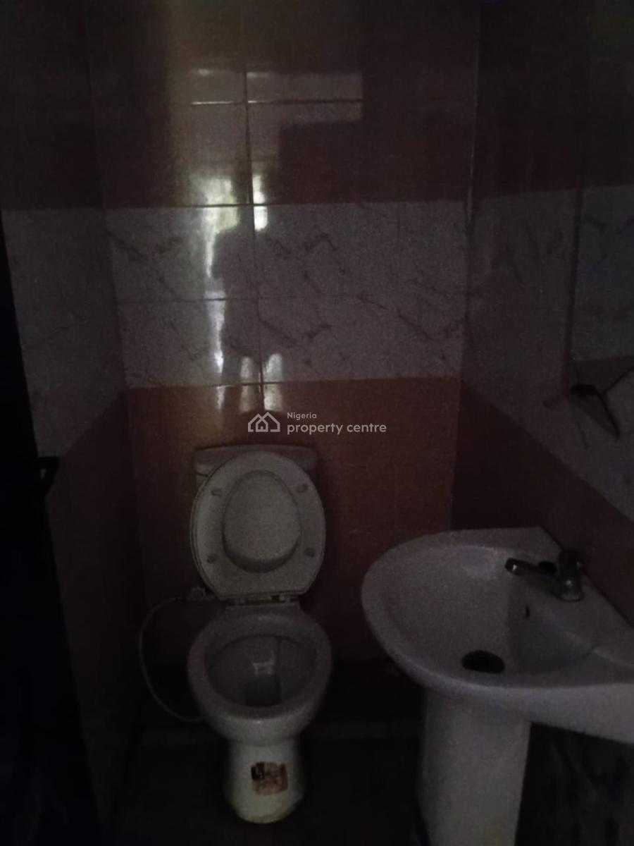 a Serviced 2 Bedroom Flat Upstairs, Chevron Alternative Route Off Chevron Drive Lekki Lagos, Lekki, Lagos, Flat / Apartment for Rent