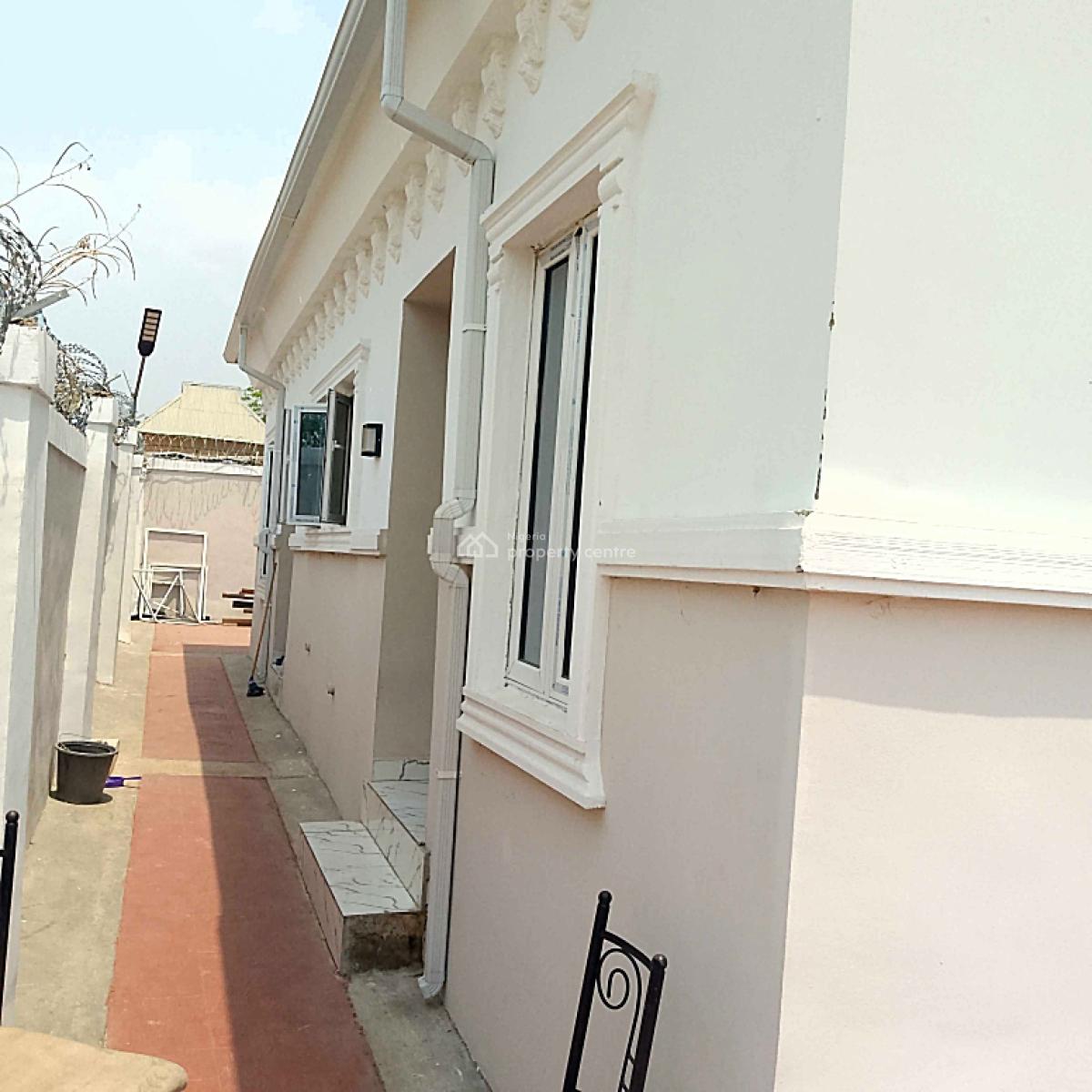 6 Bedrooms Mansion, 155, Zone 8 Road, Lokoja, Kogi, Detached Duplex for Sale