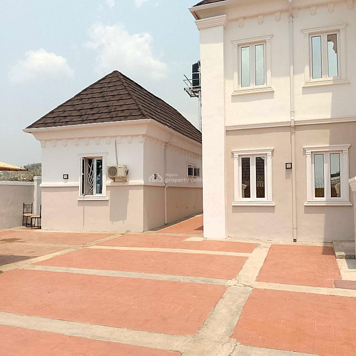 6 Bedrooms Mansion, 155, Zone 8 Road, Lokoja, Kogi, Detached Duplex for Sale