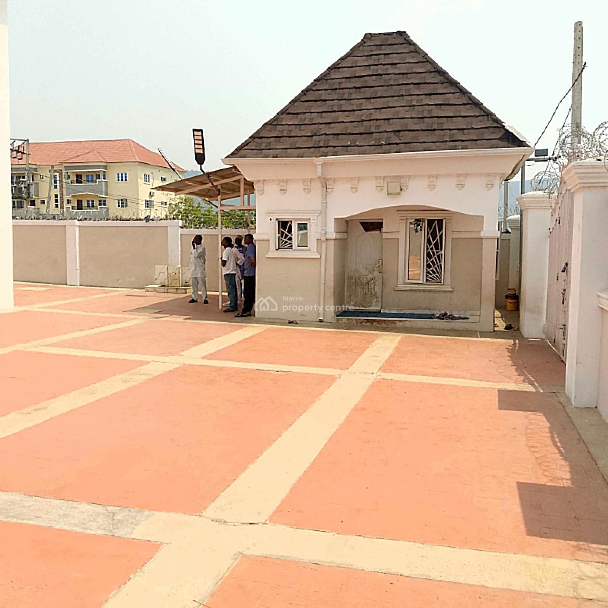 6 Bedrooms Mansion, 155, Zone 8 Road, Lokoja, Kogi, Detached Duplex for Sale