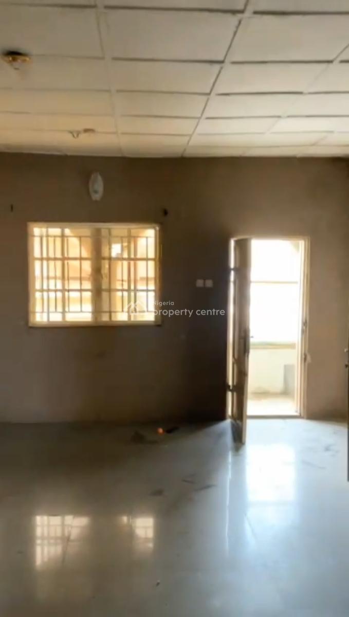 Well Maintained 3 Bedrooms Flat, Ologunfe, Awoyaya, Ibeju Lekki, Lagos, Flat / Apartment for Rent