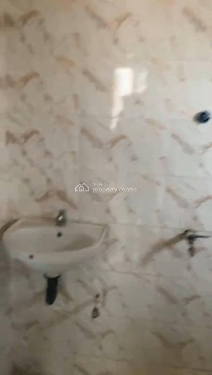 Well Maintained 3 Bedrooms Flat, Gbetu New Road, Awoyaya, Ibeju Lekki, Lagos, Flat / Apartment for Rent