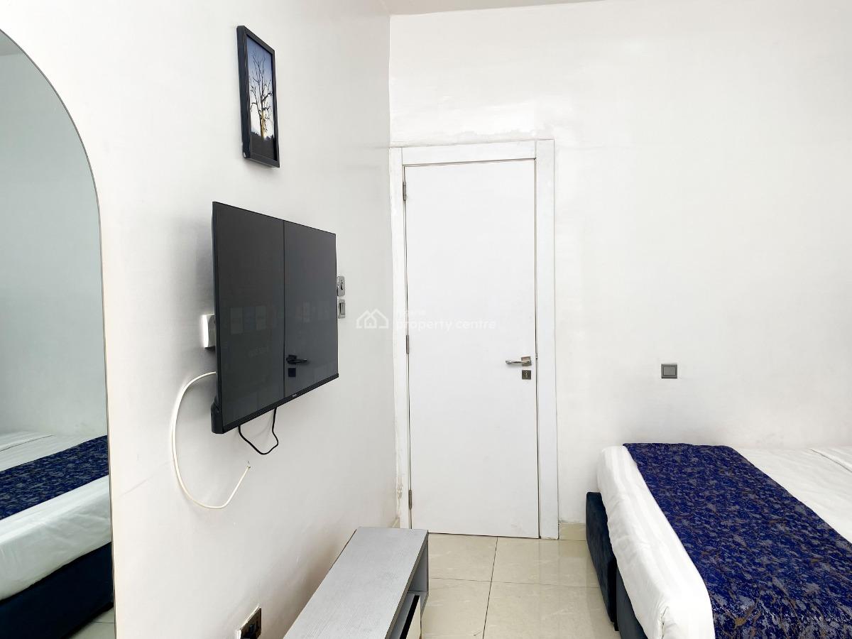 Luxury 3 Bedrooms Apartment for Available Now (emerald), Opebi, Ikeja, Lagos, Flat / Apartment Short Let