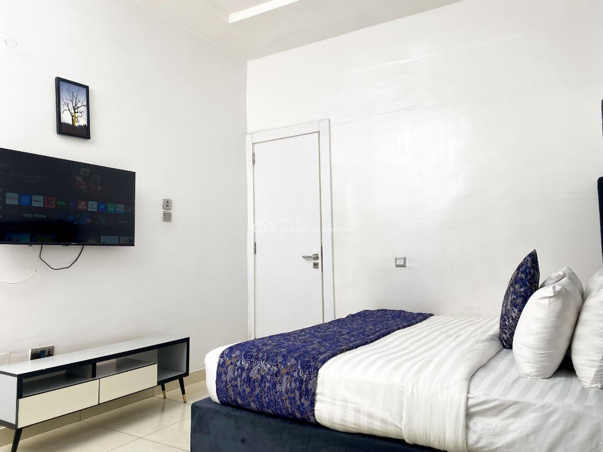 Luxury 3 Bedrooms Apartment for Available Now (emerald), Opebi, Ikeja, Lagos, Flat / Apartment Short Let