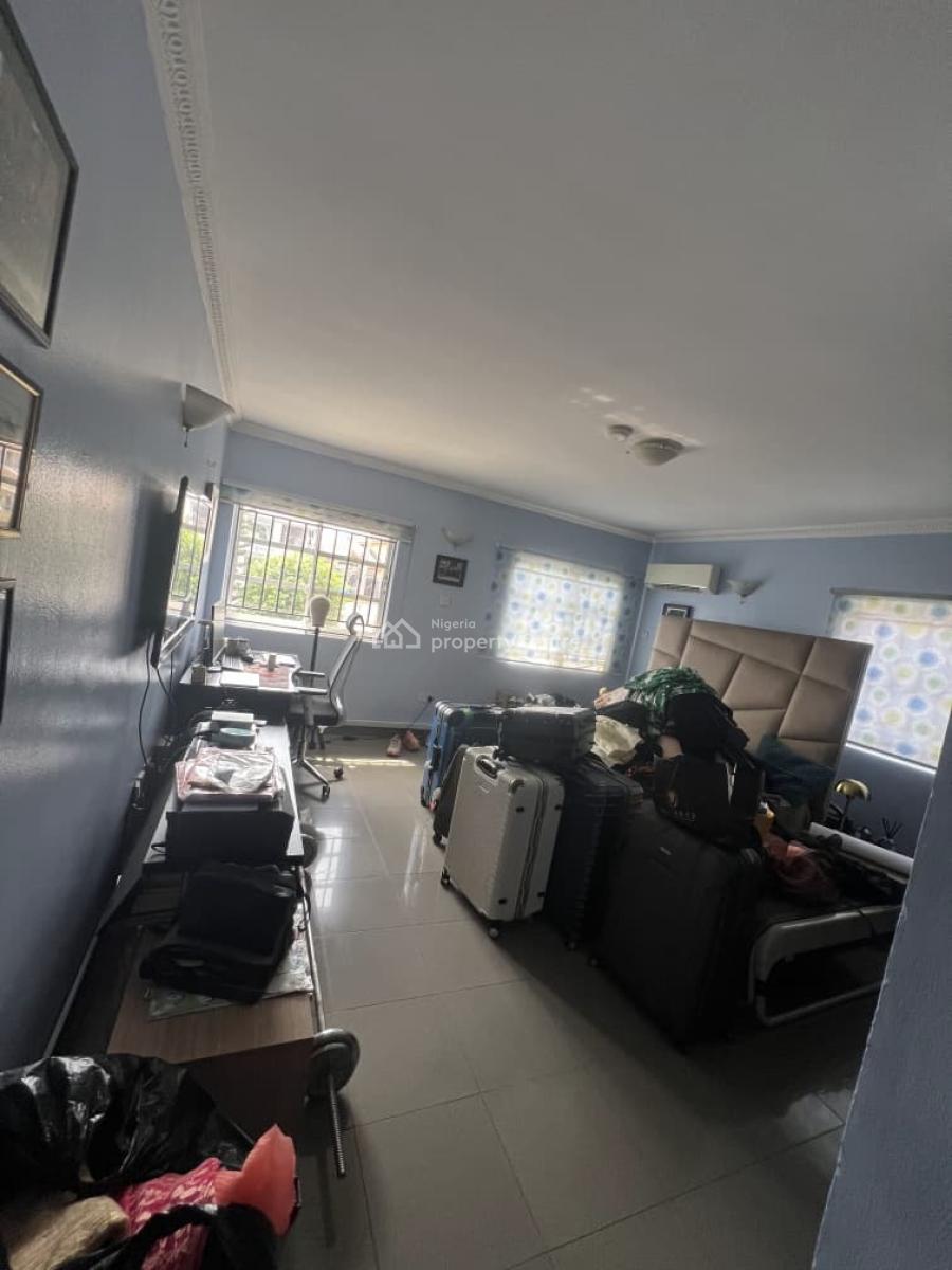 Self Serviced and 4 Bedrooms Semi Detached Duplex, Lekki Phase 1, Lekki, Lagos, Semi-detached Duplex for Rent