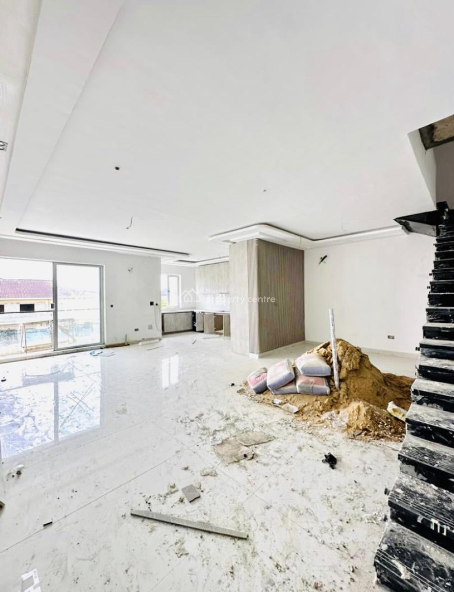 Luxury and Spacious 2 Bedroom Maisonette with Swimming Pool, Lekki Phase 1, Lekki, Lagos, Flat / Apartment for Rent