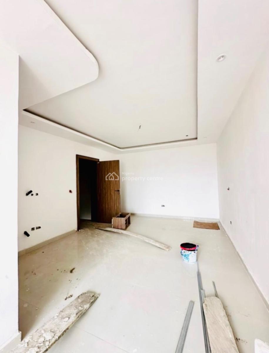 Luxury and Spacious 2 Bedroom Maisonette with Swimming Pool, Lekki Phase 1, Lekki, Lagos, Flat / Apartment for Rent