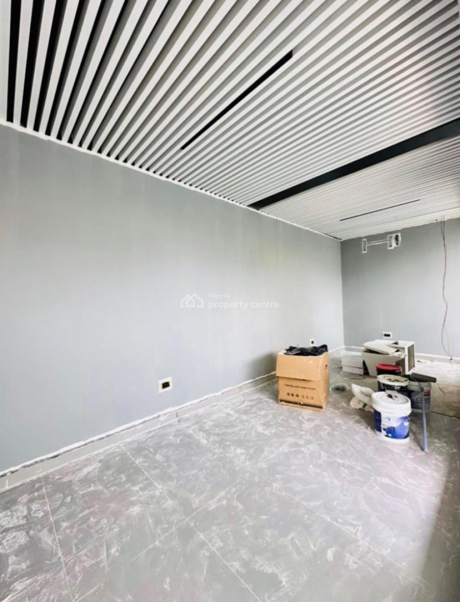 Luxury and Spacious 2 Bedroom Maisonette with Swimming Pool, Lekki Phase 1, Lekki, Lagos, Flat / Apartment for Rent