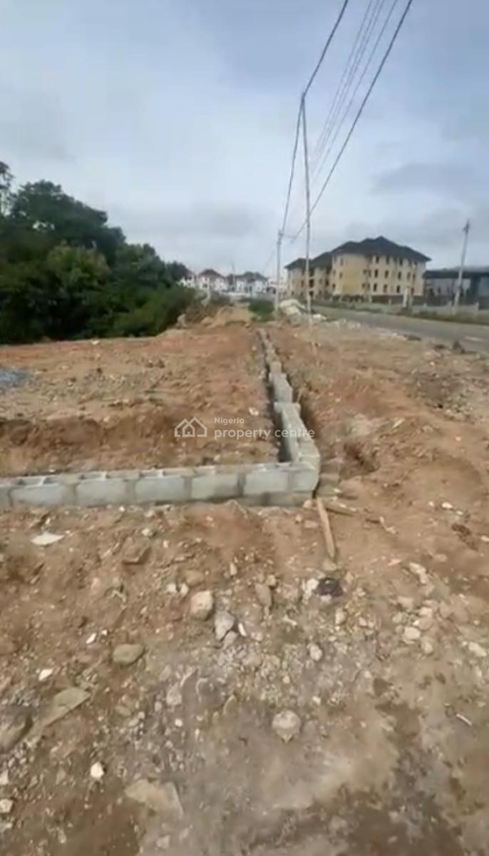 Distres 1300sqm Residential Land, C of O Handy, Tarred Road, Guzape District, Abuja, Residential Land for Sale