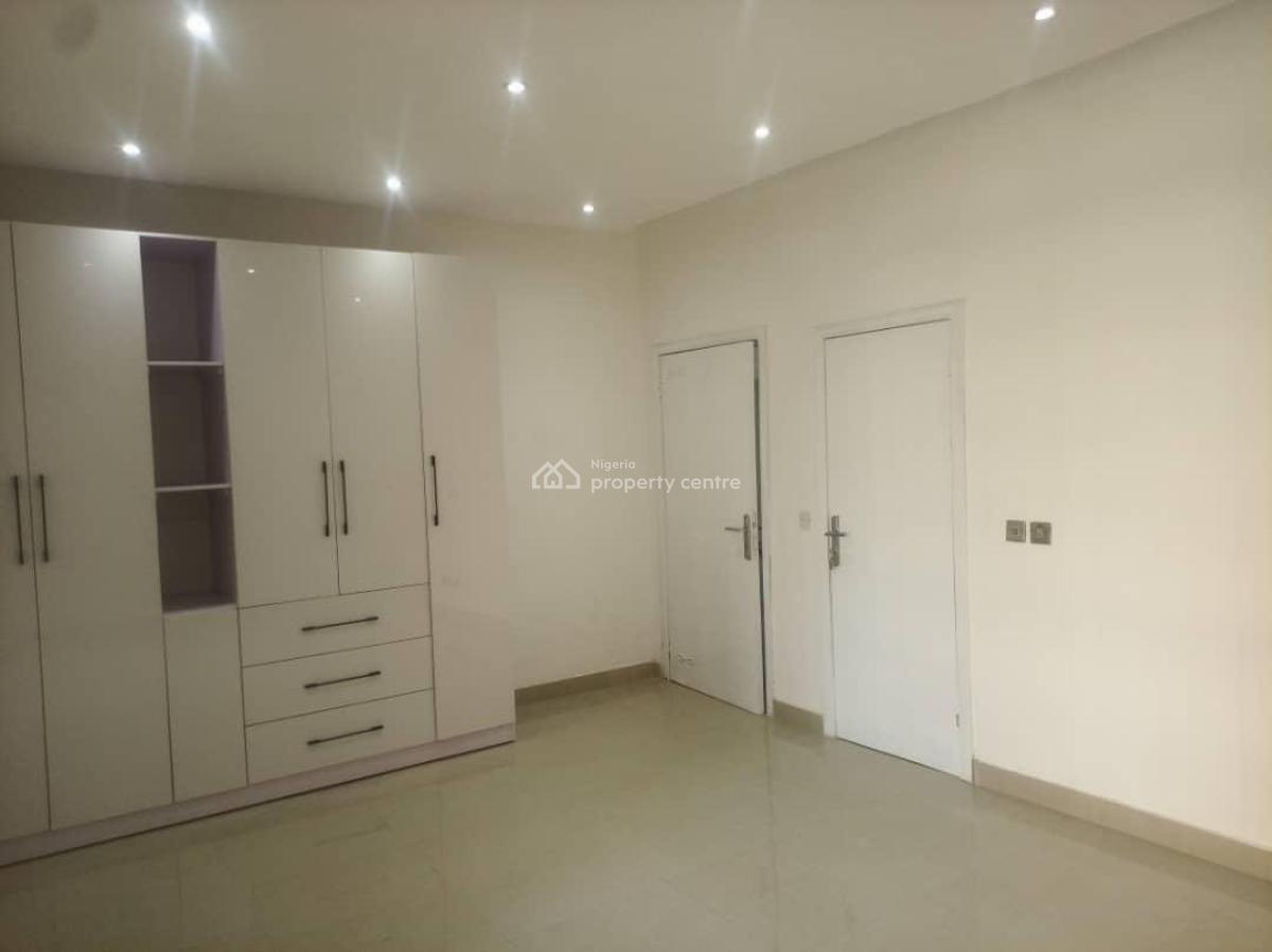 4 Bedrooms Spacious Flat / Apartment with Bq, Off Gerrard Road, Old Ikoyi, Ikoyi, Lagos, Flat / Apartment for Sale