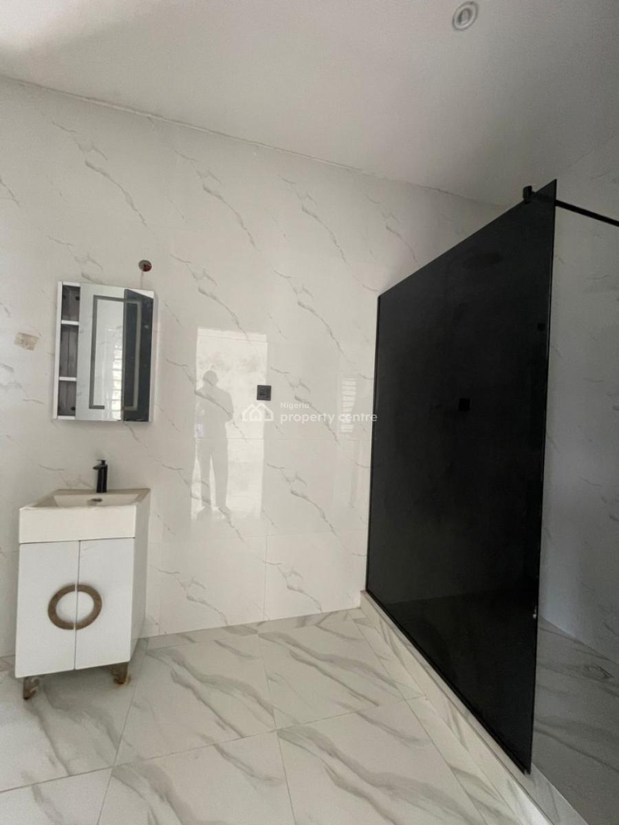 Beautiful Luxury Serviced 2 Apartment with Bq, Lekki Phase 1, Lekki, Lagos, Block of Flats for Sale