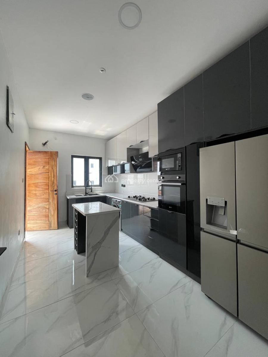 Luxurious 2 Bedroom Apartment, Lekki Phase 1, Lekki, Lagos, Flat / Apartment for Sale