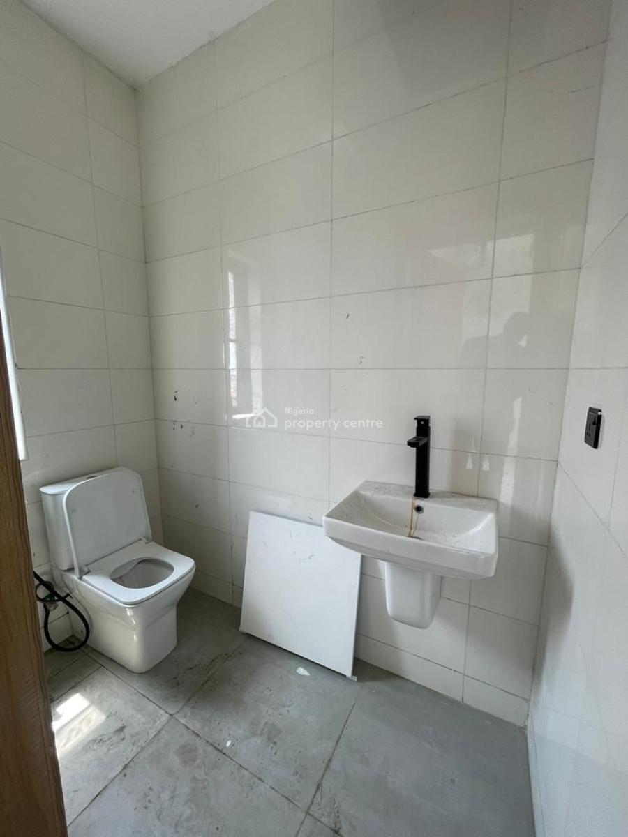 Luxurious 2 Bedroom Apartment, Lekki Phase 1, Lekki, Lagos, Flat / Apartment for Sale